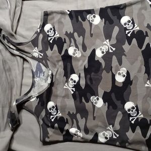 No boundaries camo skull woman's tank top xl